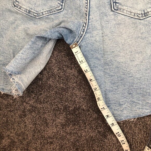 GAP Jean Shorts Women 16/33 Blue 9” Bermuda Distressed Mid Rise Light Wash Raw - Picture 5 of 7